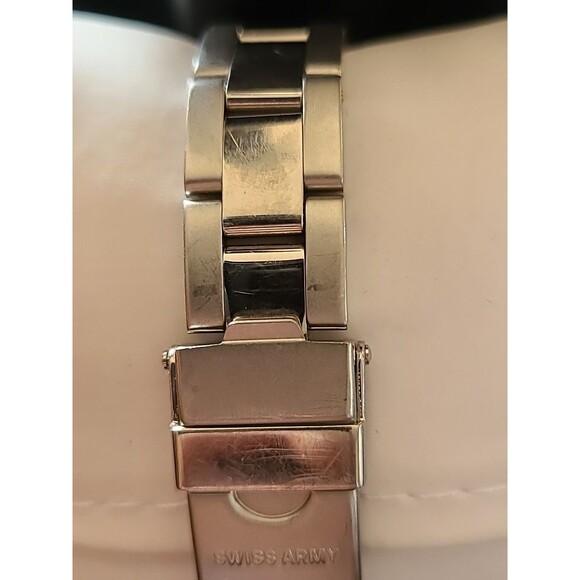 Vtg 2001 Victorinox Swiss Army Ladies Quartz 28mm Officer's Watch - Enamel Dial - Picture 6 of 12